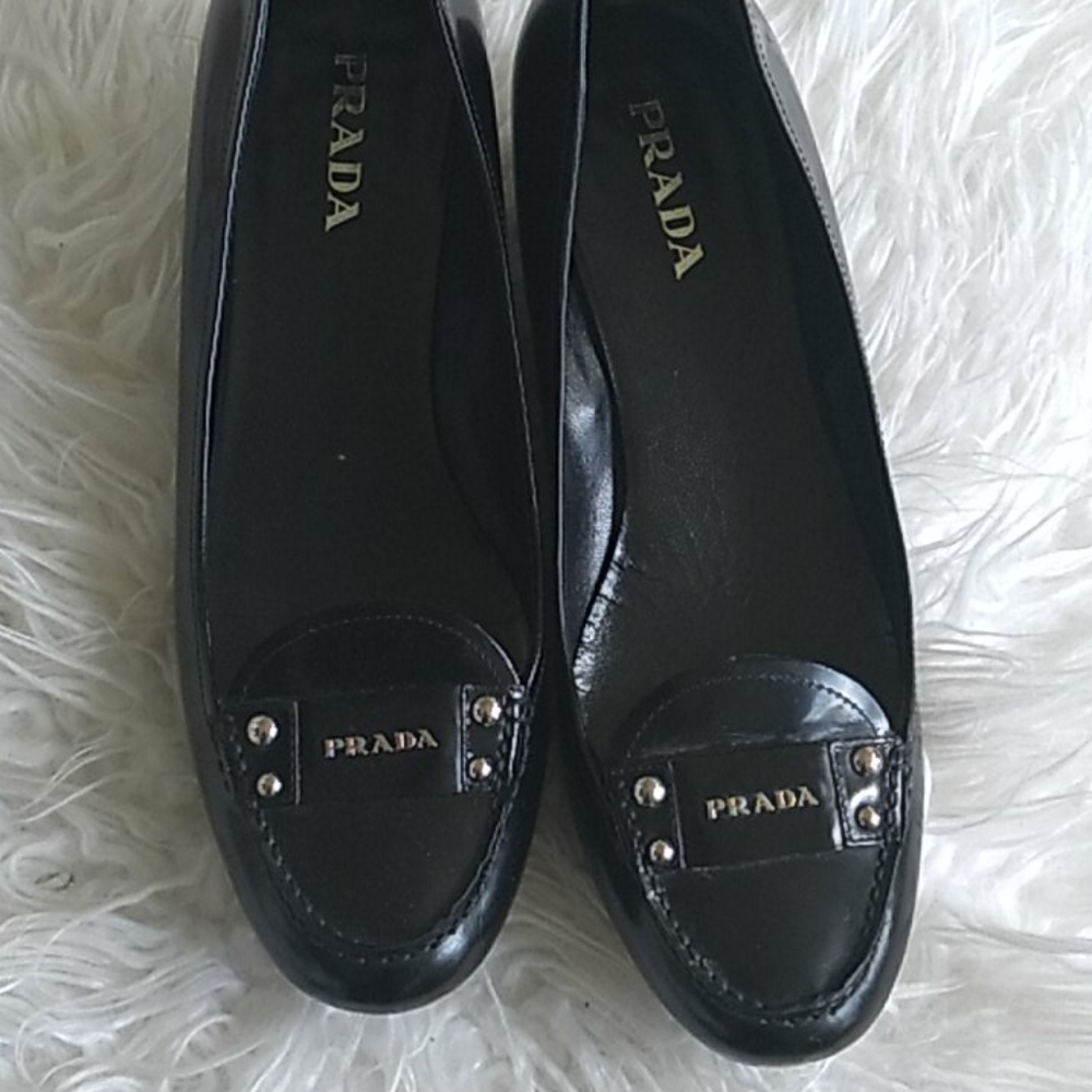 Prada~ black Leather~Shoes~ Size 39